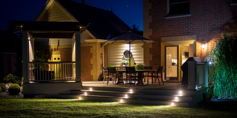 The Debate: Warm vs. Cool Tones for Outdoor Accent Lighting