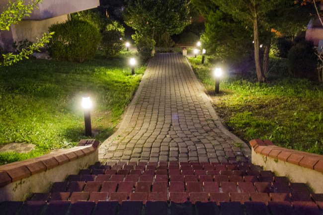 How to Select the Perfect Path Lighting Solution | Laurdane Associates
